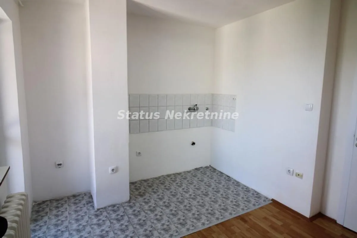 Prodaja, jednosoban stan, 33m², Železnička Stanica, Novi Sad Sve Podlokacije