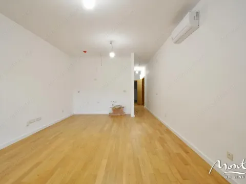 Sale, two bedroom apartment, 75m², Dobrota, Kotor - image 5