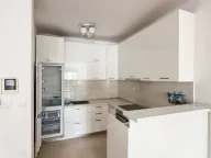 Izdavanje, dvosoban stan, 92m², Centar, Tivat - image 4