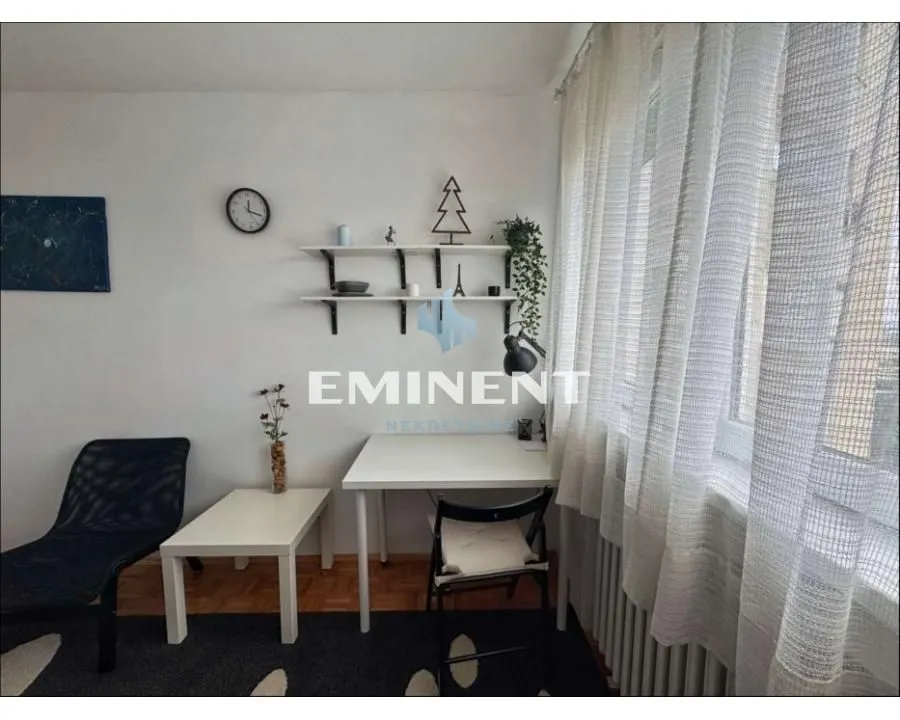 Izdavanje, trosoban stan, 60m², Savski Venac, Beograd