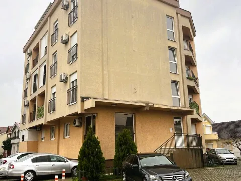 Prodaja, dvosoban stan, 76m², Stari Aerodrom, Podgorica - image 15