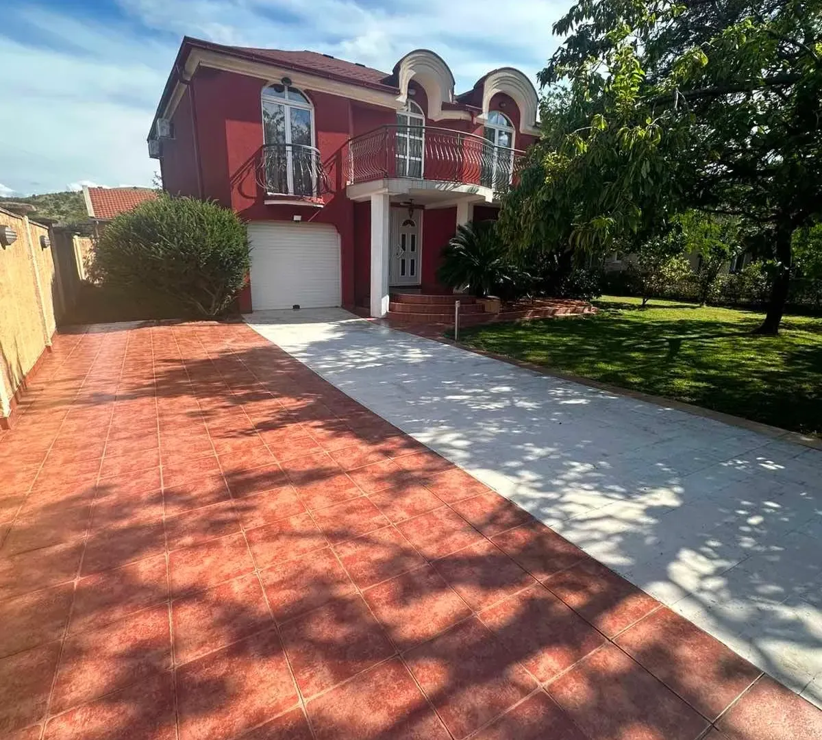 Rent, house, 200m², Donja Gorica, Podgorica