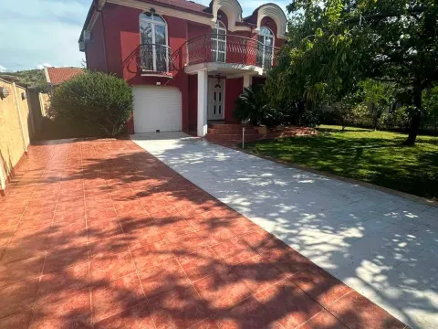 Rent, house, 200m², Donja Gorica, Podgorica - image 11