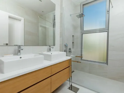 Rent, four bedroom apartment, 273m², Marići, Tivat - image 26