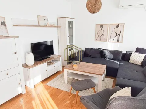 Rent, one bedroom apartment, 50m², City Kvart, Podgorica - image 1