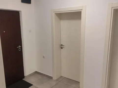 Izdavanje, dvosoban stan, 90m², Gorica C, Podgorica - image 9