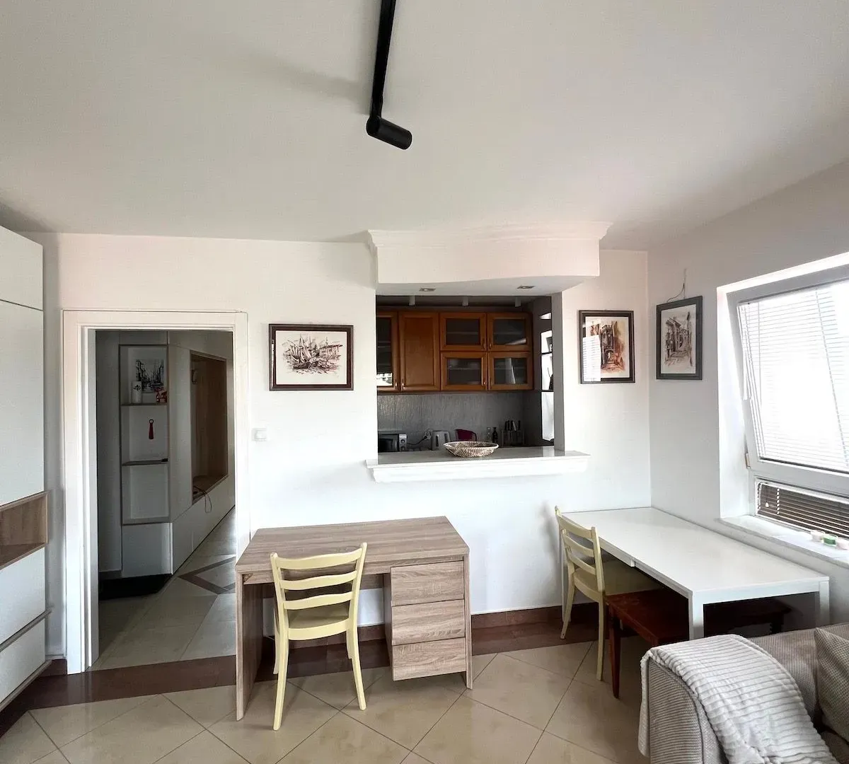 Rent, three bedroom apartment, 65m², Vračar Sve Podlokacije, Beograd