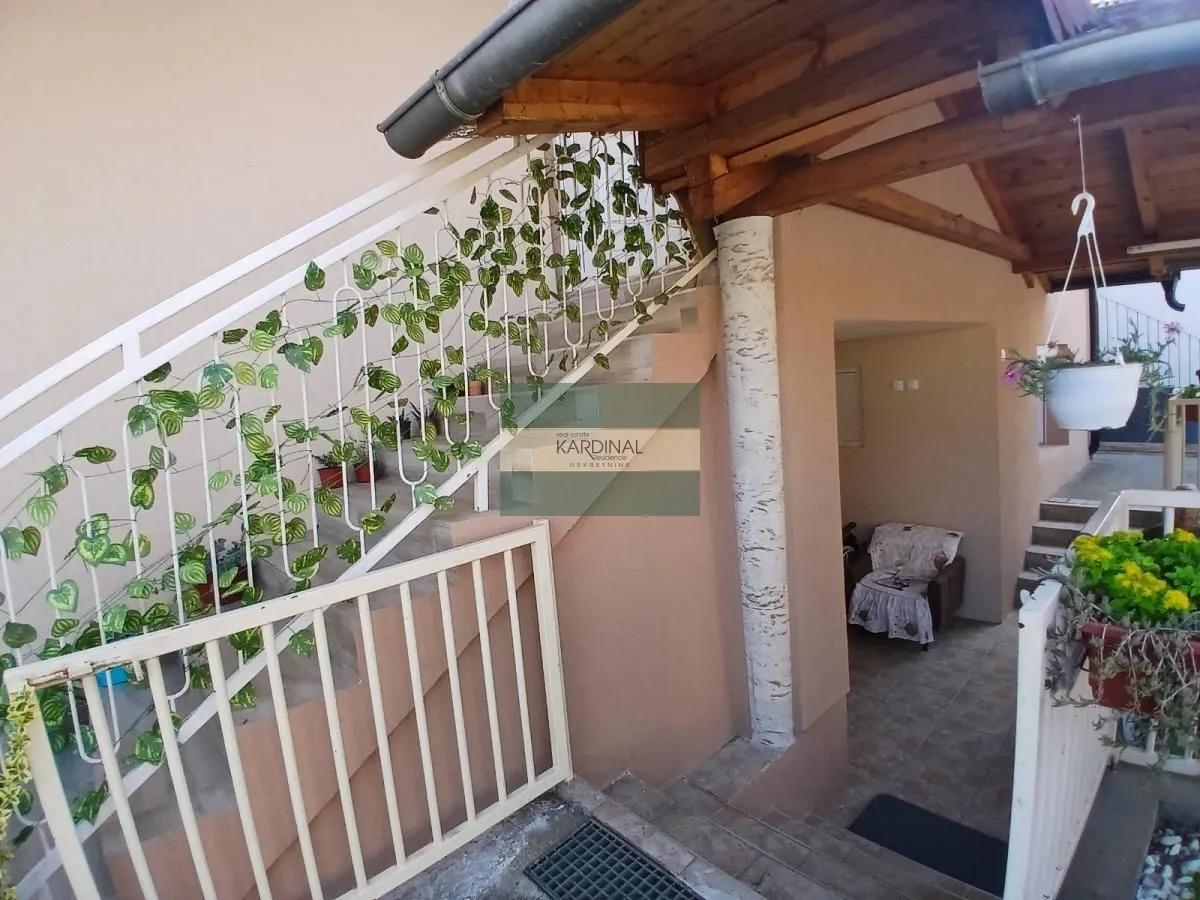 Prodaja, kuća, 226m², Tavrića obori, Jagodina