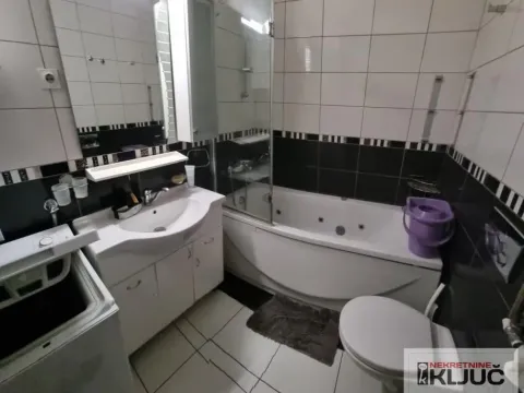 Izdavanje, trosoban stan, 76m², Spens, Novi Sad Sve Podlokacije - image 13
