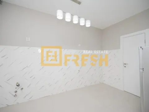 Prodaja, kuća, 350m², Vranići, Podgorica - image 32