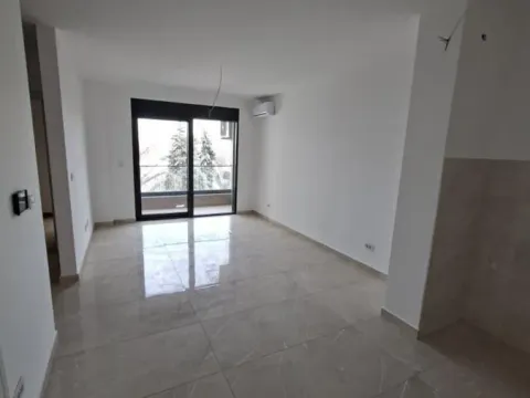 Prodaja, dvosoban stan, 43m², Pančevo, Srbija - image 1