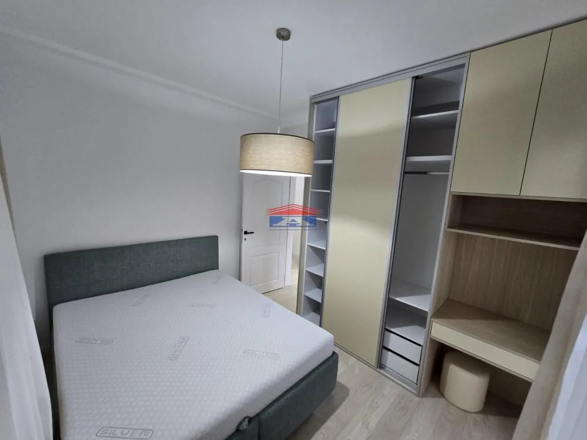Izdavanje, četvorosoban stan, 69m², Centar, Novi Sad