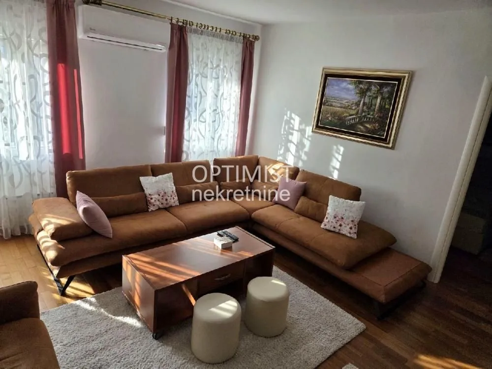 Izdavanje, dvosoban stan, 64m², Vračar Centar, Vračar Sve Podlokacije