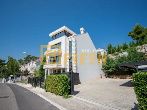 Sale, house, 840m², Gorica C, Podgorica - image 2