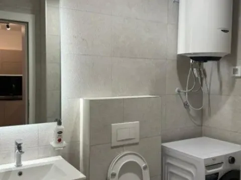 Izdavanje, jednosoban stan, 50m², Stari Aerodrom, Podgorica - image 9