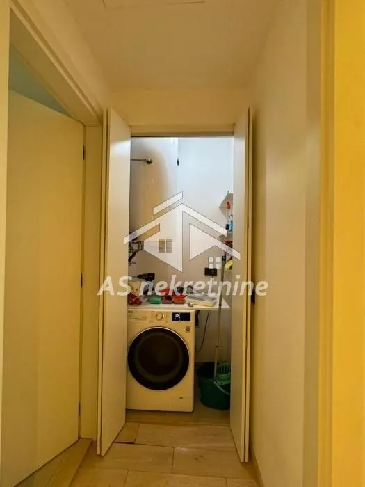 Izdavanje, trosoban stan, 69m², Stari Grad, Beograd