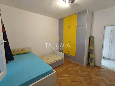 Izdavanje, dvosoban stan, 90m², Stari Aerodrom, Podgorica - image 7