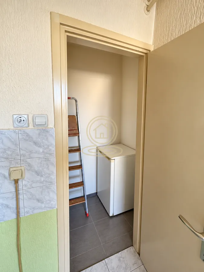 Prodaja, trosoban stan, 70m², Železnička Stanica, Novi Sad Sve Podlokacije