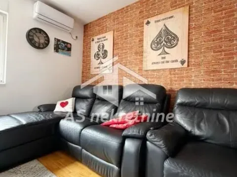Rent, apartment, 40m², Južni Bulevar, Vračar Sve Podlokacije - image 2