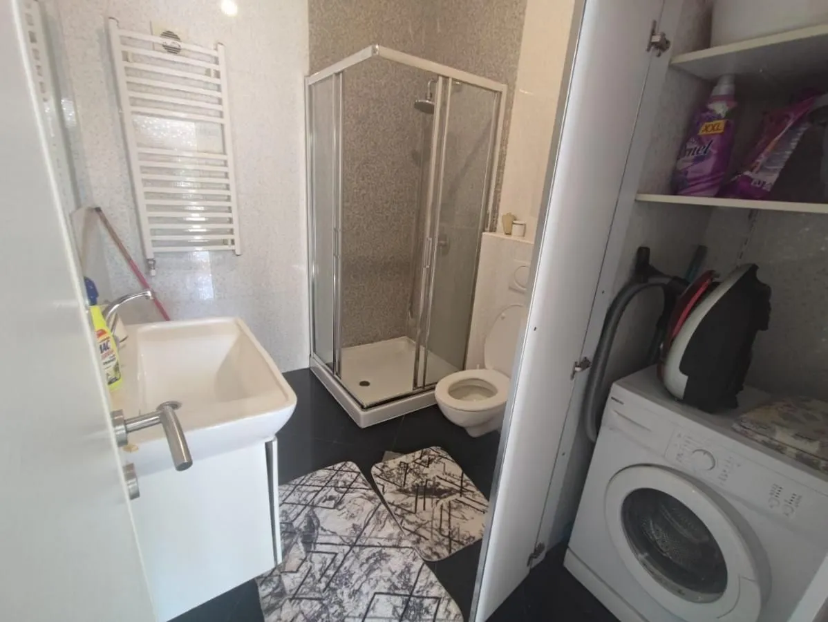 Rent, one bedroom apartment, 40m², Kalimanj, Tivat