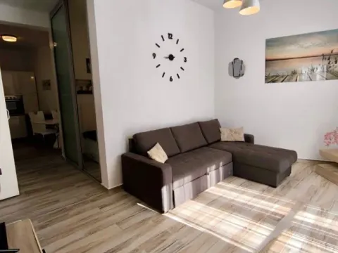 Sale, one bedroom apartment, 35m², Bečići, Budva - image 1