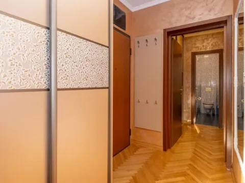 Rent, two bedroom apartment, 88m², City Kvart, Podgorica - image 4