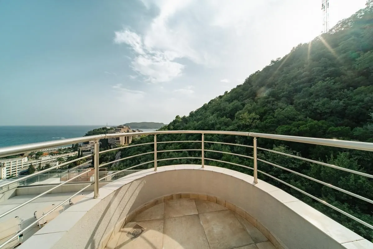 Sale, three bedroom apartment, 257m², Bečići, Budva