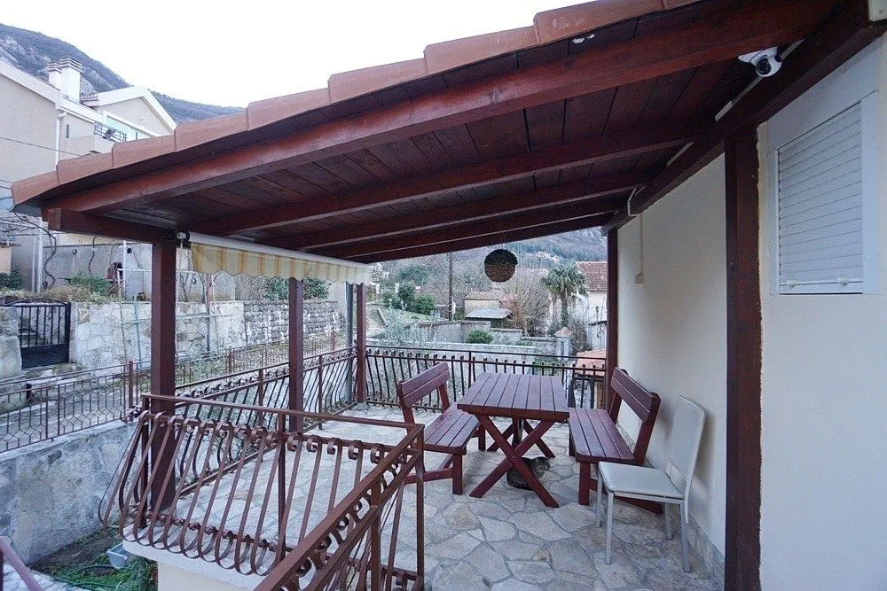 Prodaja, kuća, 192m², Škaljari, Kotor