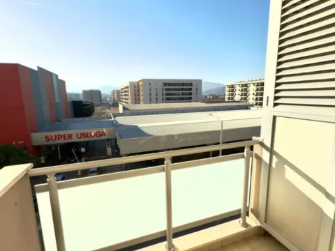 Izdavanje, dvosoban stan, 64m², City Kvart, Podgorica - image 13