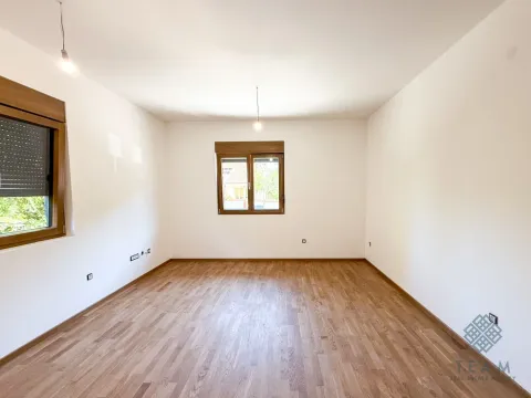 Izdavanje, poslovni prostor, 45m², Zagorič, Podgorica - image 5