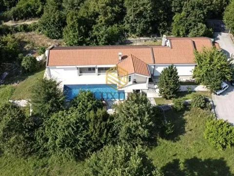 Kuća in Orja Luka