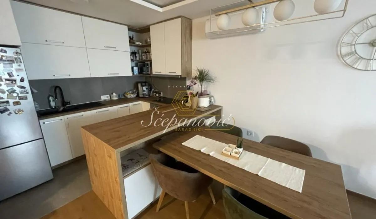 Prodaja, četvorosoban stan, 111m², Bulevar Evrope, Novi Sad Sve Podlokacije