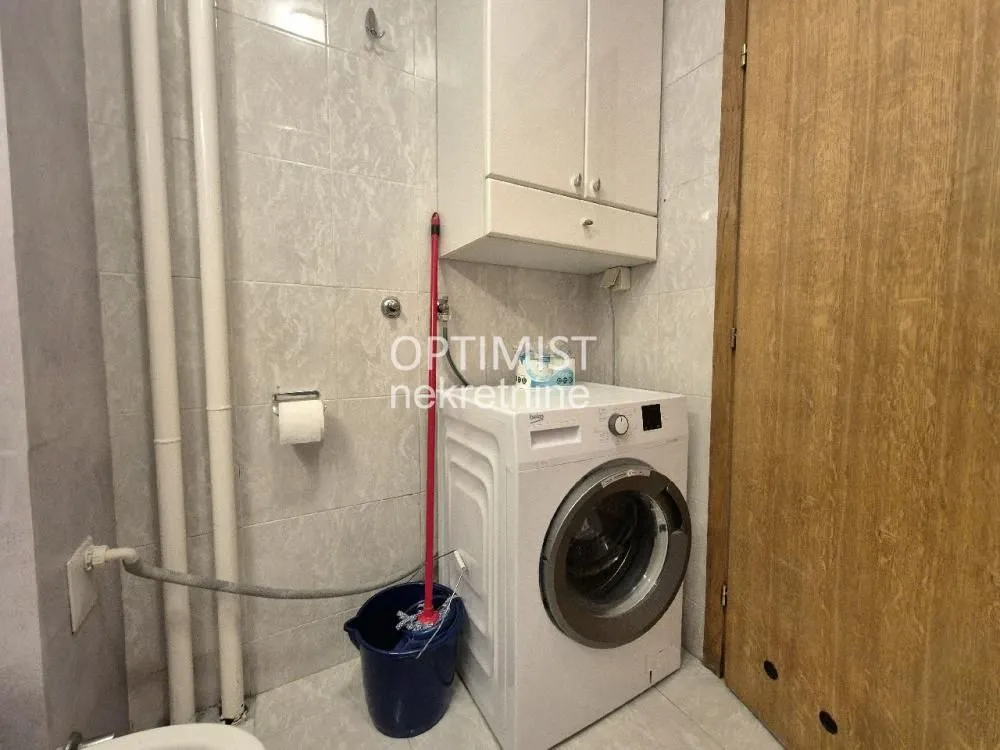 Izdavanje, trosoban stan, 51m², Čukarica, Beograd
