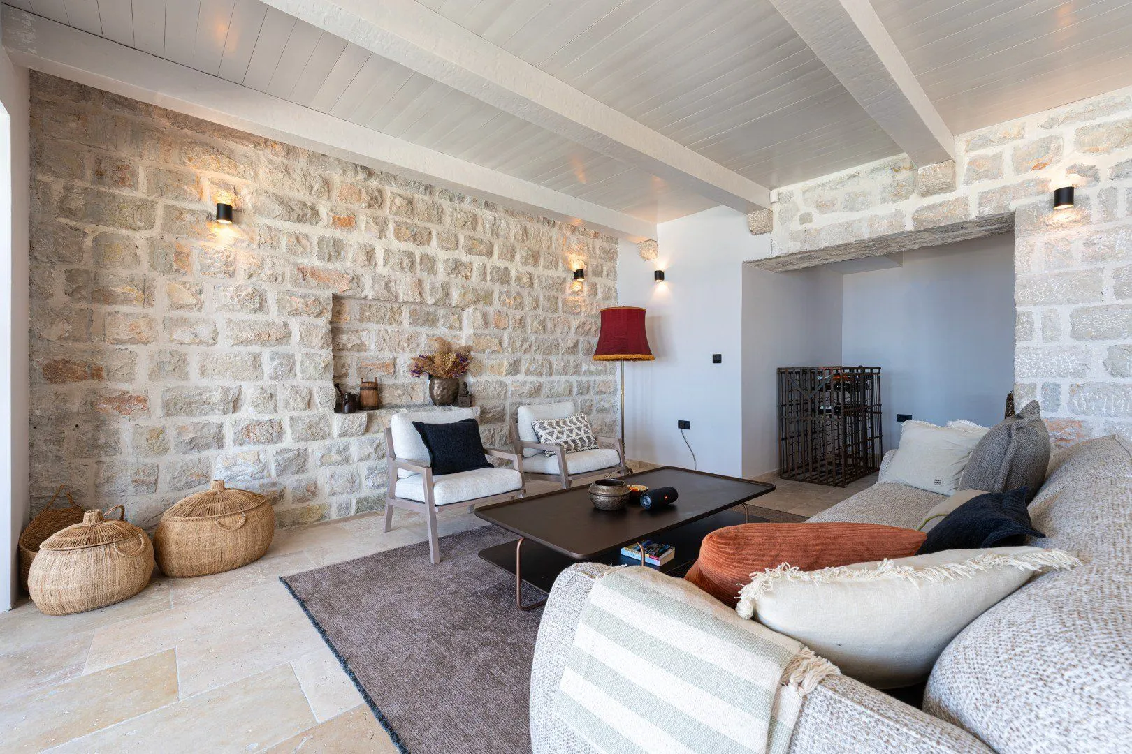 Sale, house, 374m², Drobni pijesak, Budva