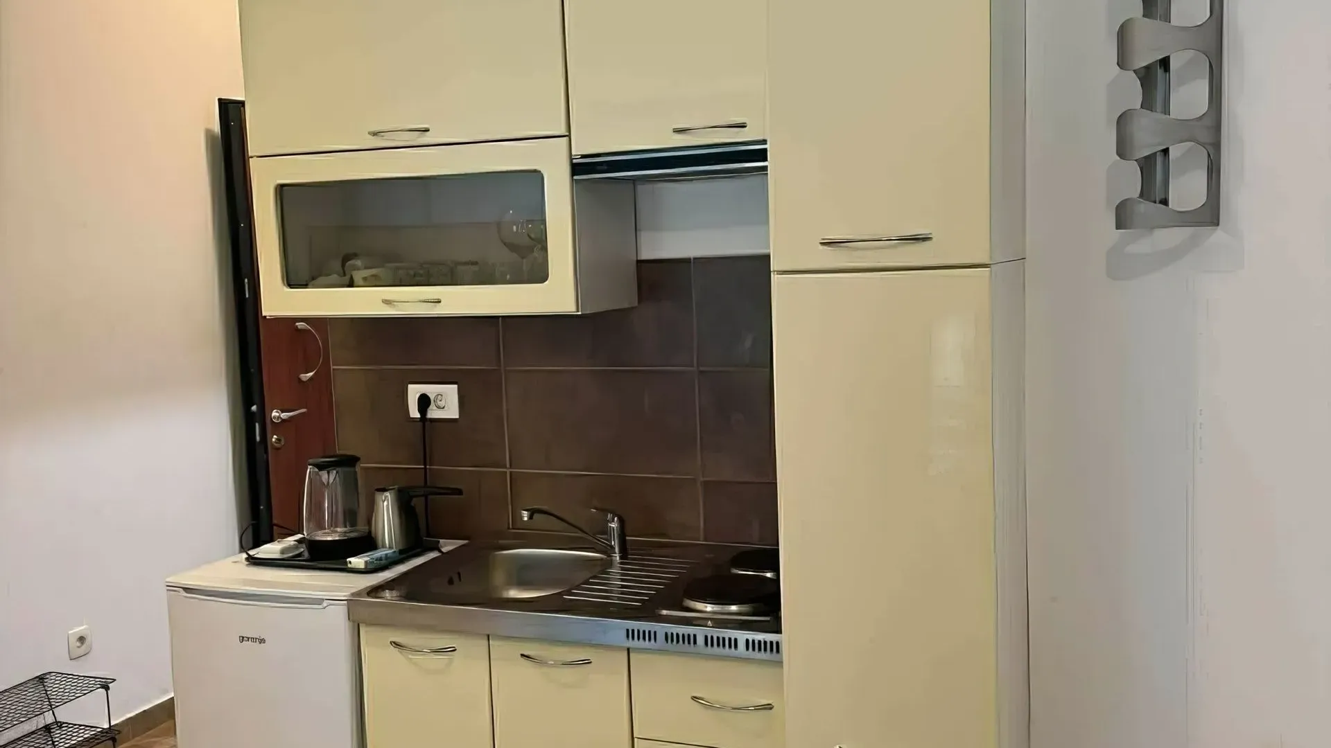 Izdavanje, jednosoban stan, 32m², Rafailovići, Budva