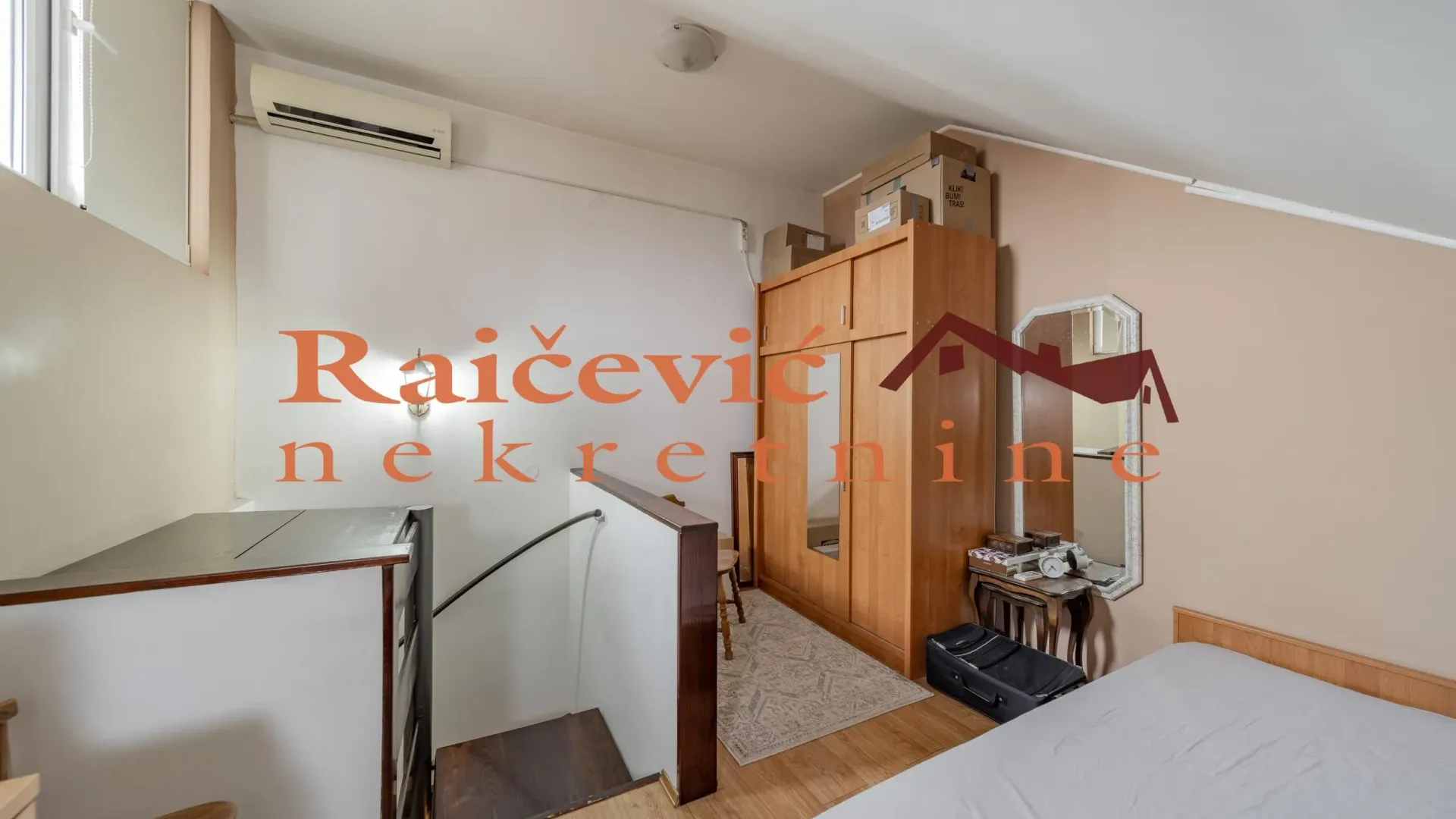 Prodaja, dvosoban stan, 51m², Zemun Gornji Grad, Zemun Sve Podlokacije