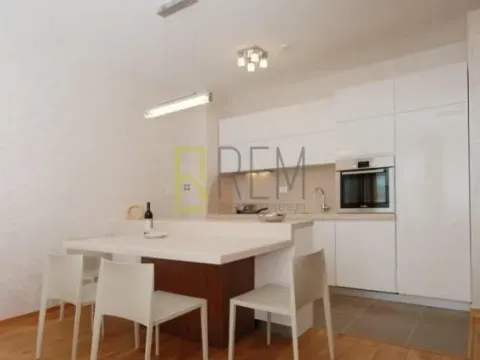 Izdavanje, dvosoban stan, 70m², City Kvart, Podgorica - image 5