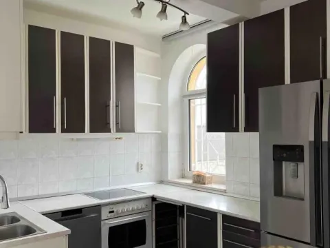 Rent, four bedroom apartment, 135m², Savski Venac, Beograd - image 7