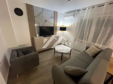 Izdavanje, jednosoban stan, 40m², Adamovićevo Naselje, Novi Sad Sve Podlokacije