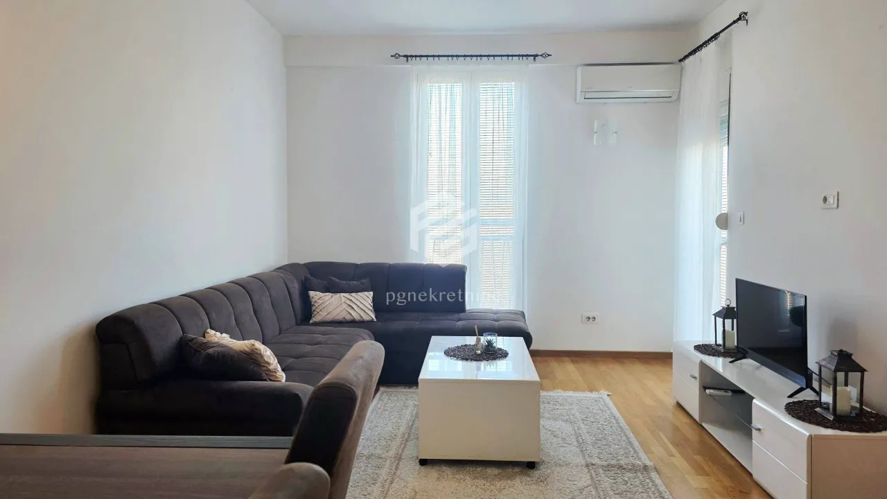 Prodaja, jednosoban stan, 50m², Stari Aerodrom, Podgorica