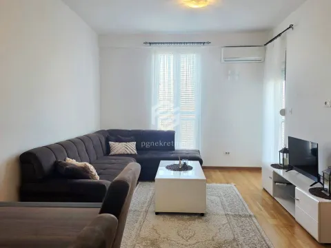 Prodaja, jednosoban stan, 50m², Stari Aerodrom, Podgorica - image 1