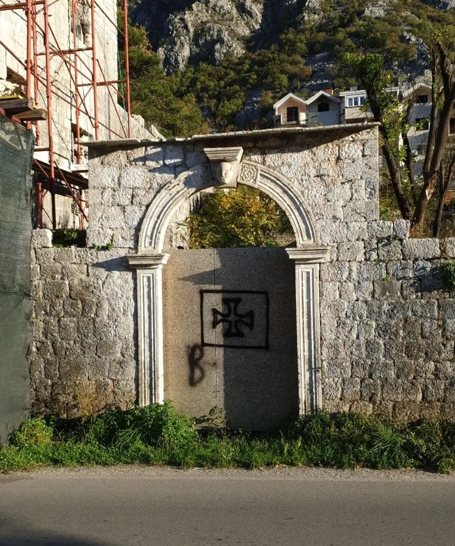 Prodaja, plac, 1800m², Risan, Kotor
