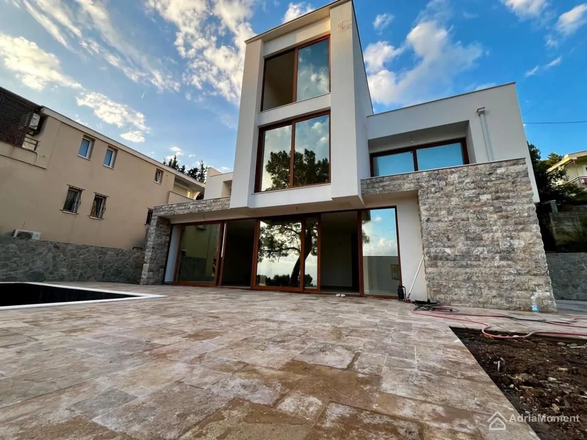 Sale, house, 292m², Šušanj, Bar