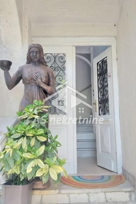 Rent, house, 260m², Neimar, Vračar Sve Podlokacije