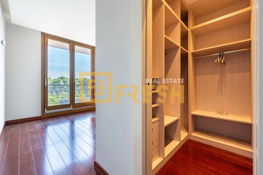 Prodaja, trosoban stan, 188m², Preko Morače, Podgorica