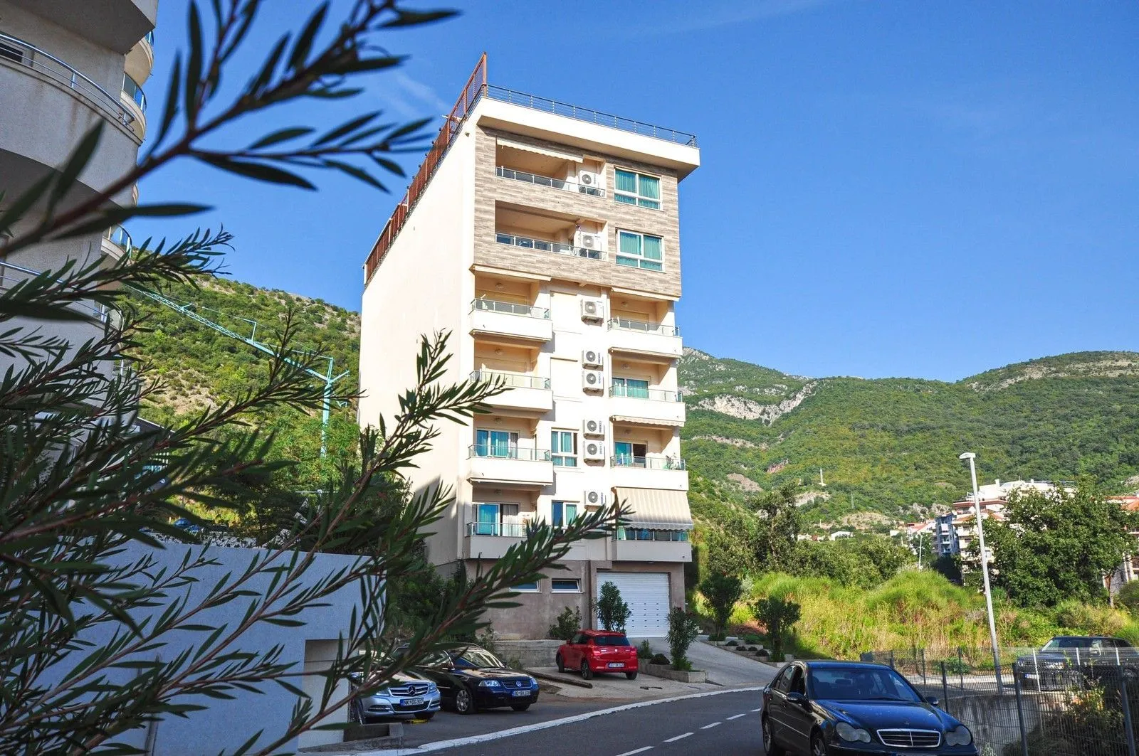 Sale, two bedroom apartment, 115m², Bečići, Budva