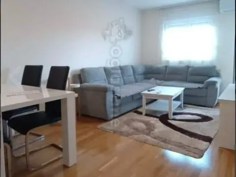 Izdavanje, jednosoban stan, 44m², City Kej, Podgorica