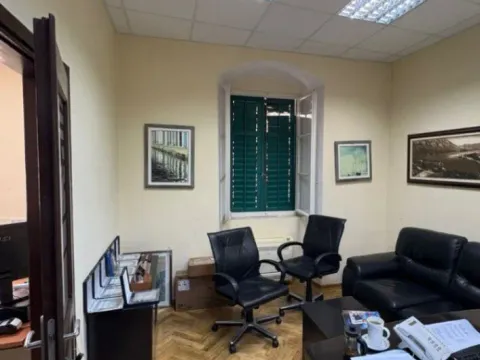 Izdavanje, poslovni prostor, 55m², Stari Grad Kotor, Kotor - image 2