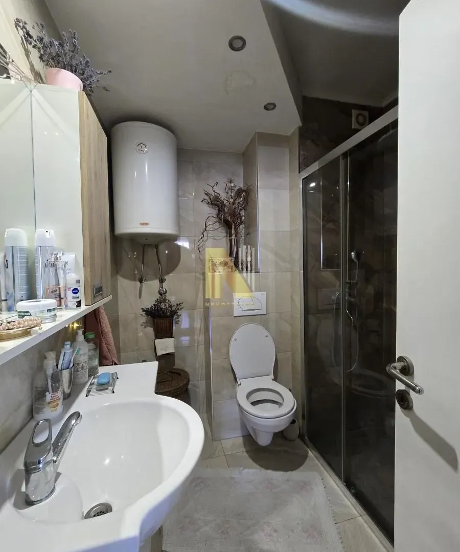 Prodaja, dvosoban stan, 55m², Železnička Stanica, Novi Sad Sve Podlokacije