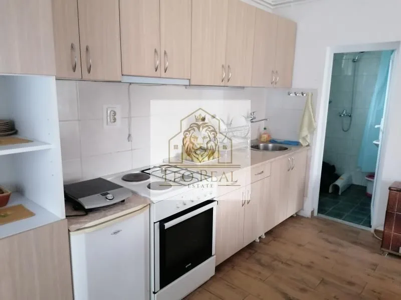 Izdavanje, stan, 180m², Radiofar, Surčin